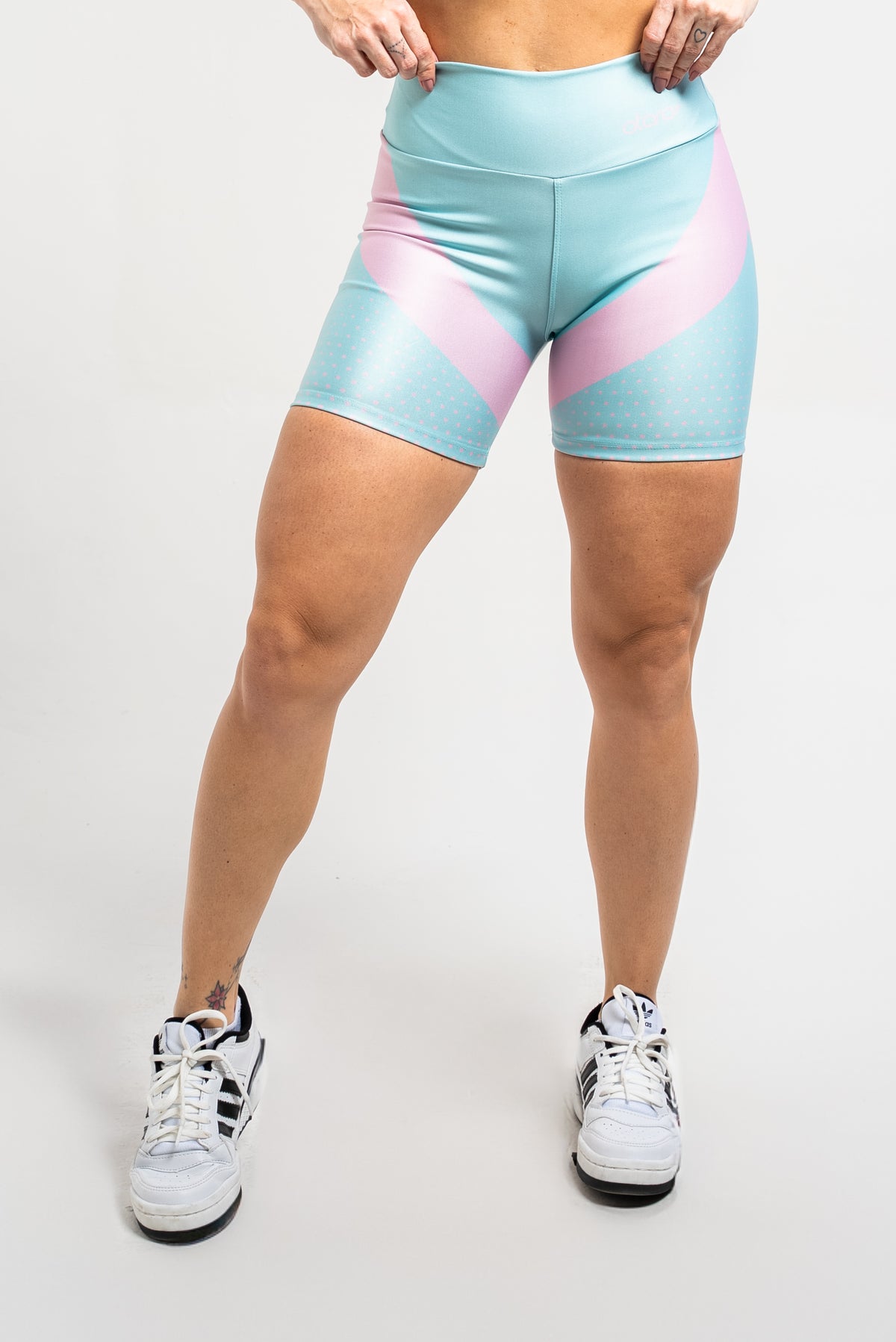 Bermuda Estampa Verde Água Poá Rosa - atarafitness