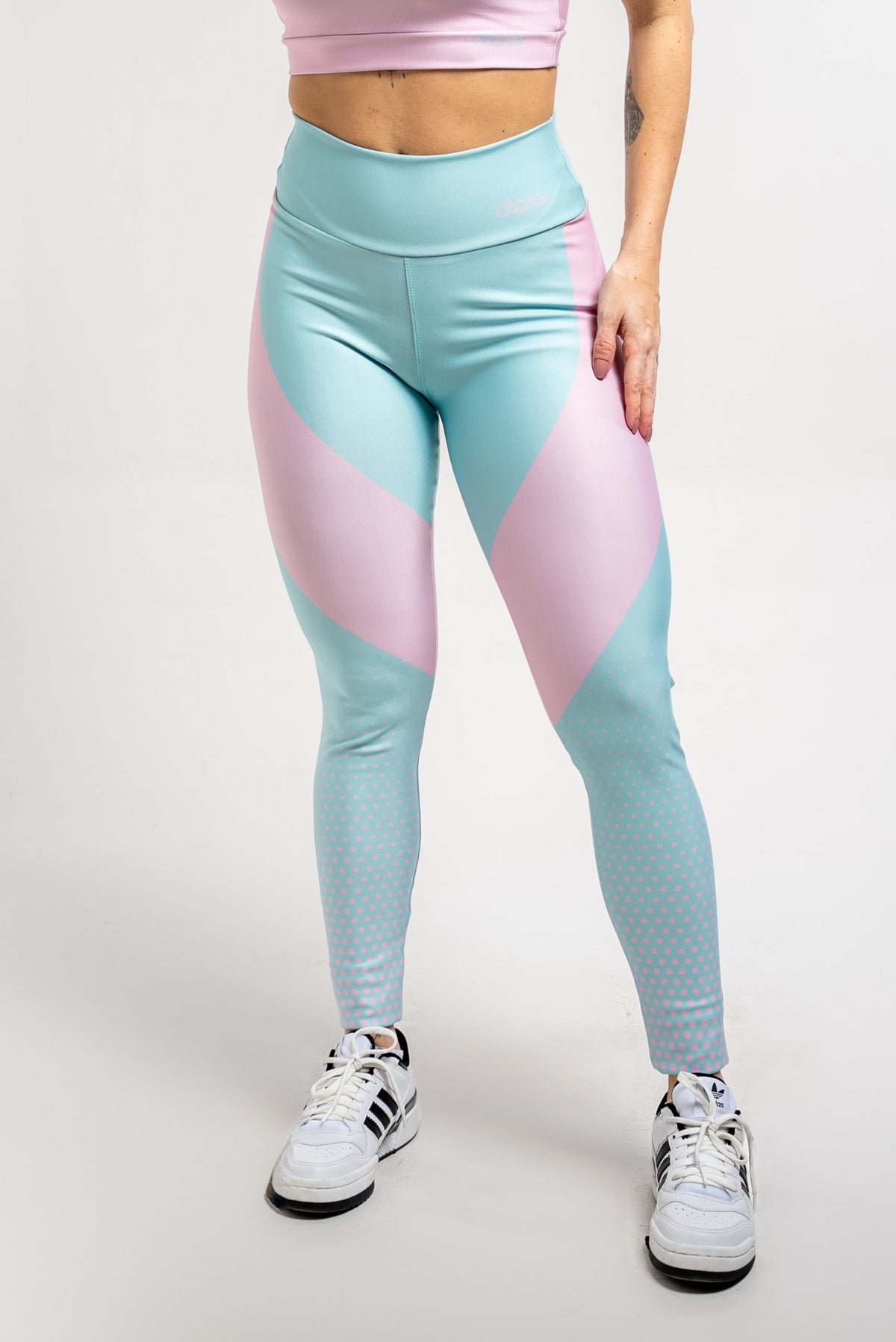 Legging Estampa Localizada Verde Água Poá Rosa - atarafitness
