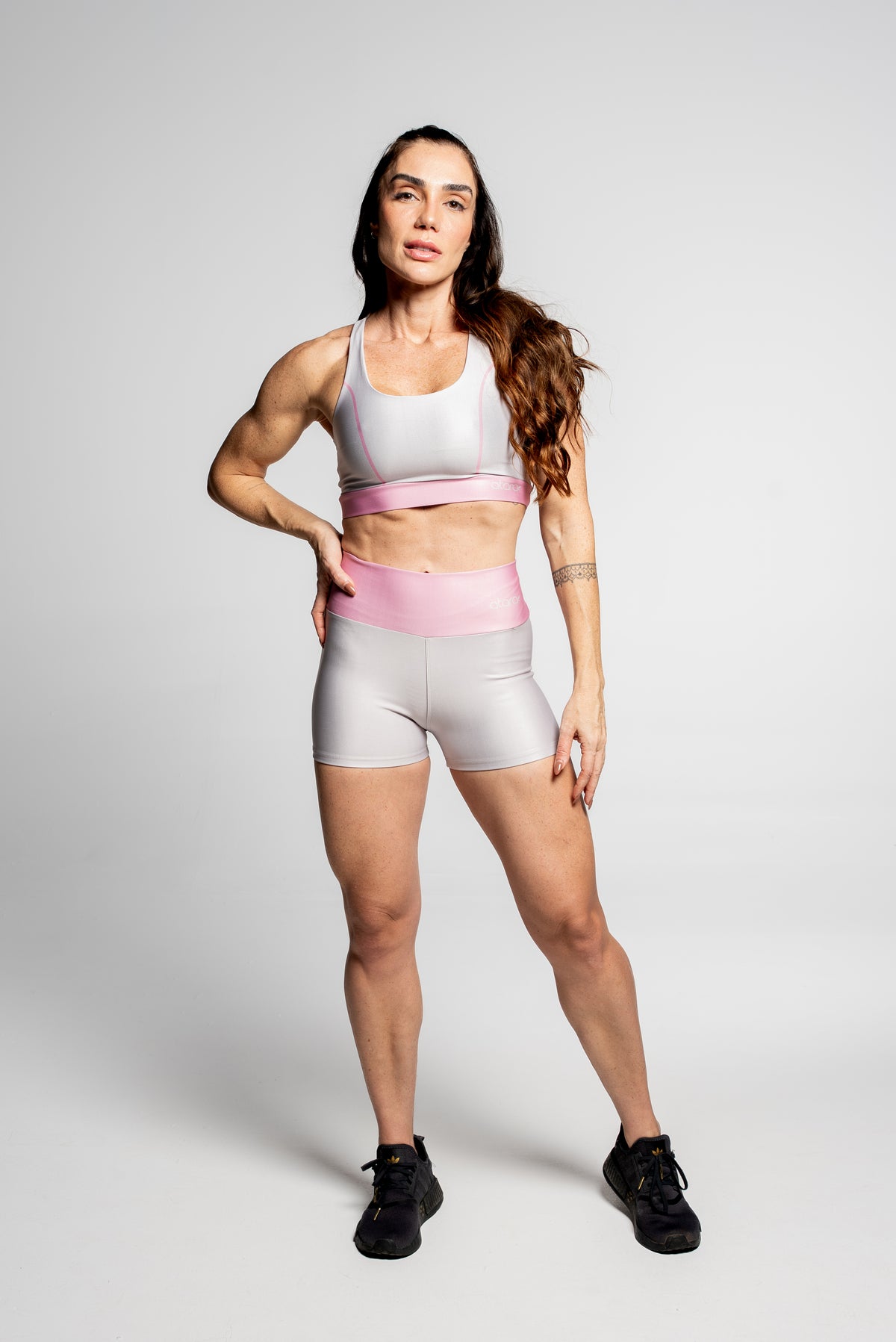 Shorts Cursiva Rosa - atarafitness