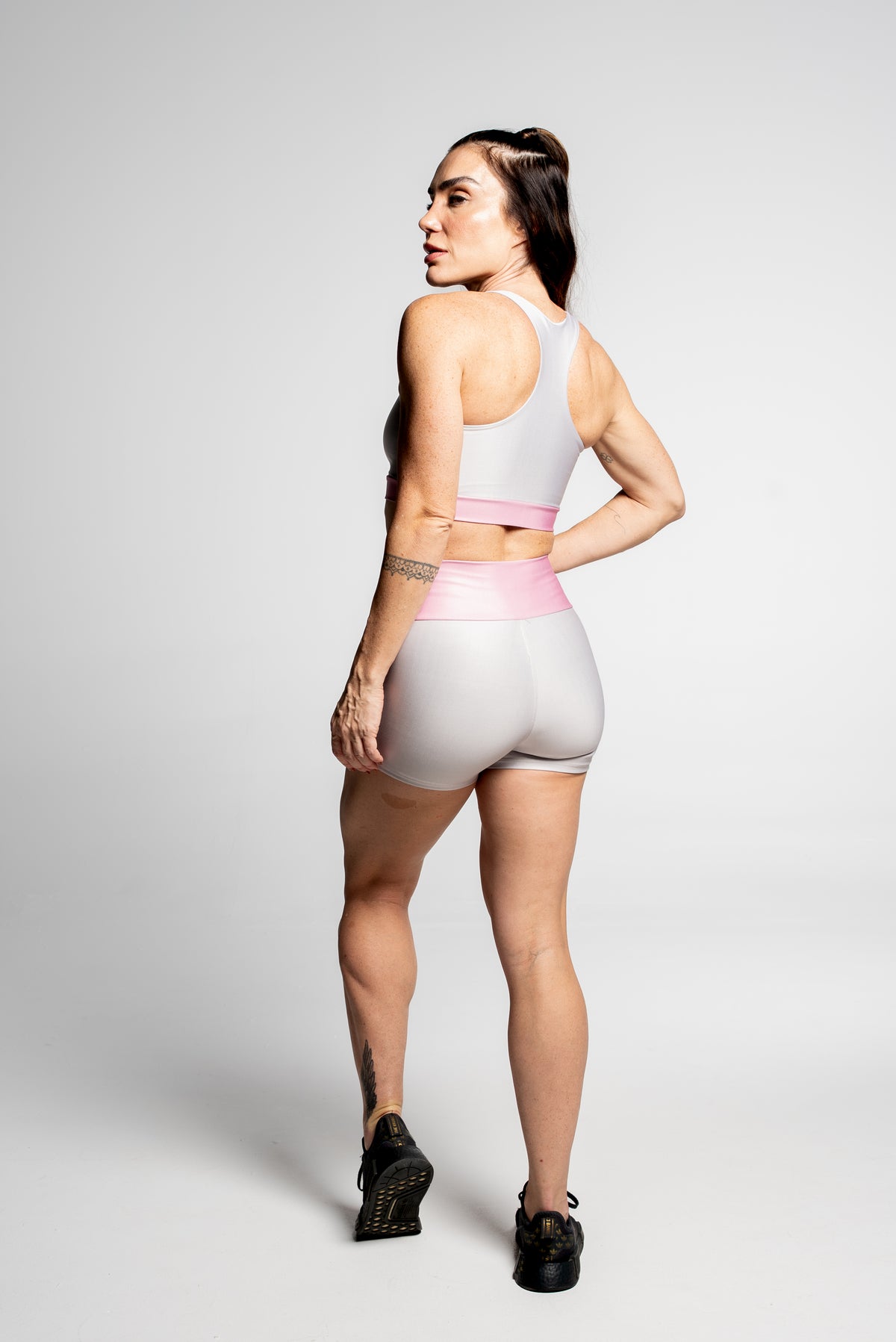 Shorts Cursiva Rosa - atarafitness