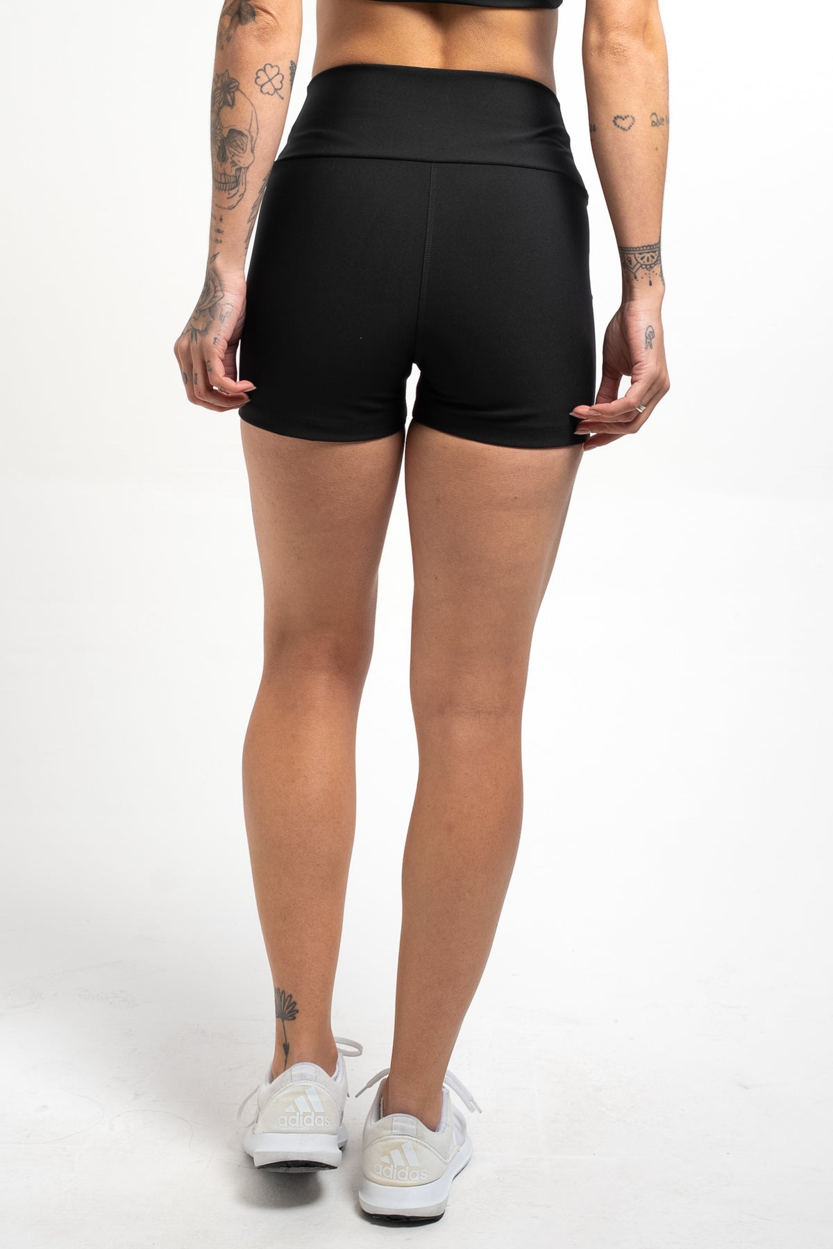 Shorts Preto Liso Básico - atarafitness