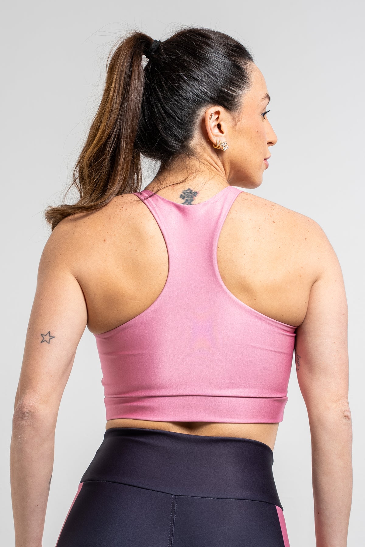 Top Estampa Localizada Preta Poá Rosa - atarafitness